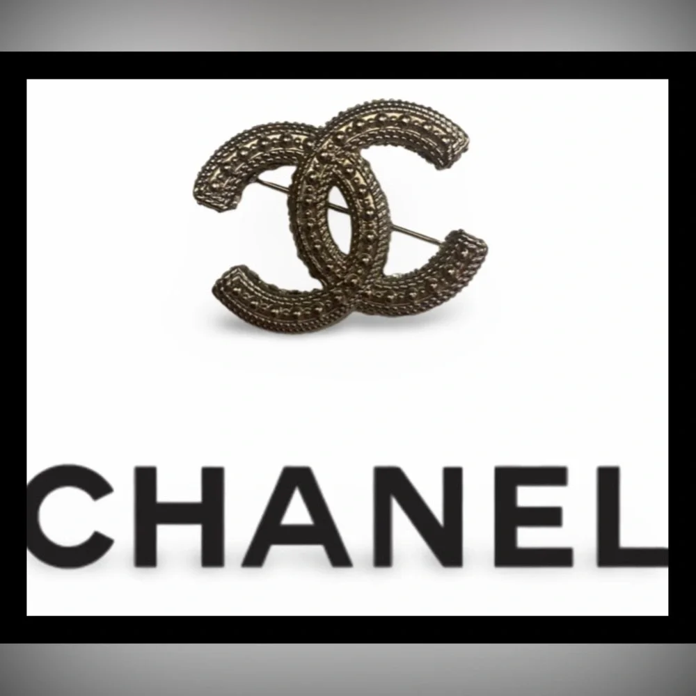 CHANEL Classic Textured Crystal Interlocking CC Logo Brooch Pin